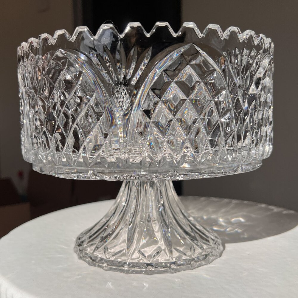 Vintage Crystal Clear Sparkling Ornate Round Pedestal Fruit Bowl / Dish/ Holder
